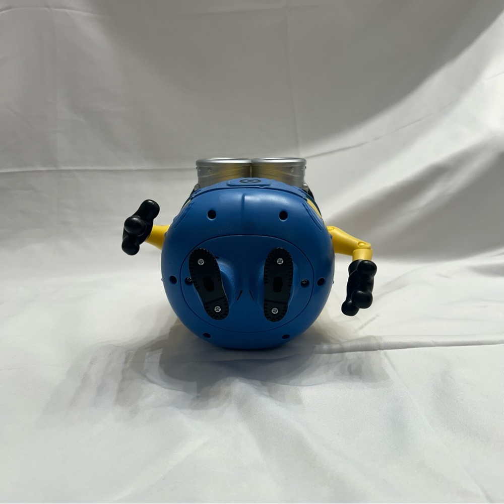 Universal Studios/ Thinkway Toys 8" DM-2 Minion Dave Electronic Figure - Picture 8 of 8